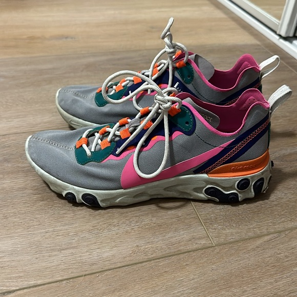 Nike React Element 55
Wolf Grey Multi-Color (Women's) size 9 - Picture 3 of 5